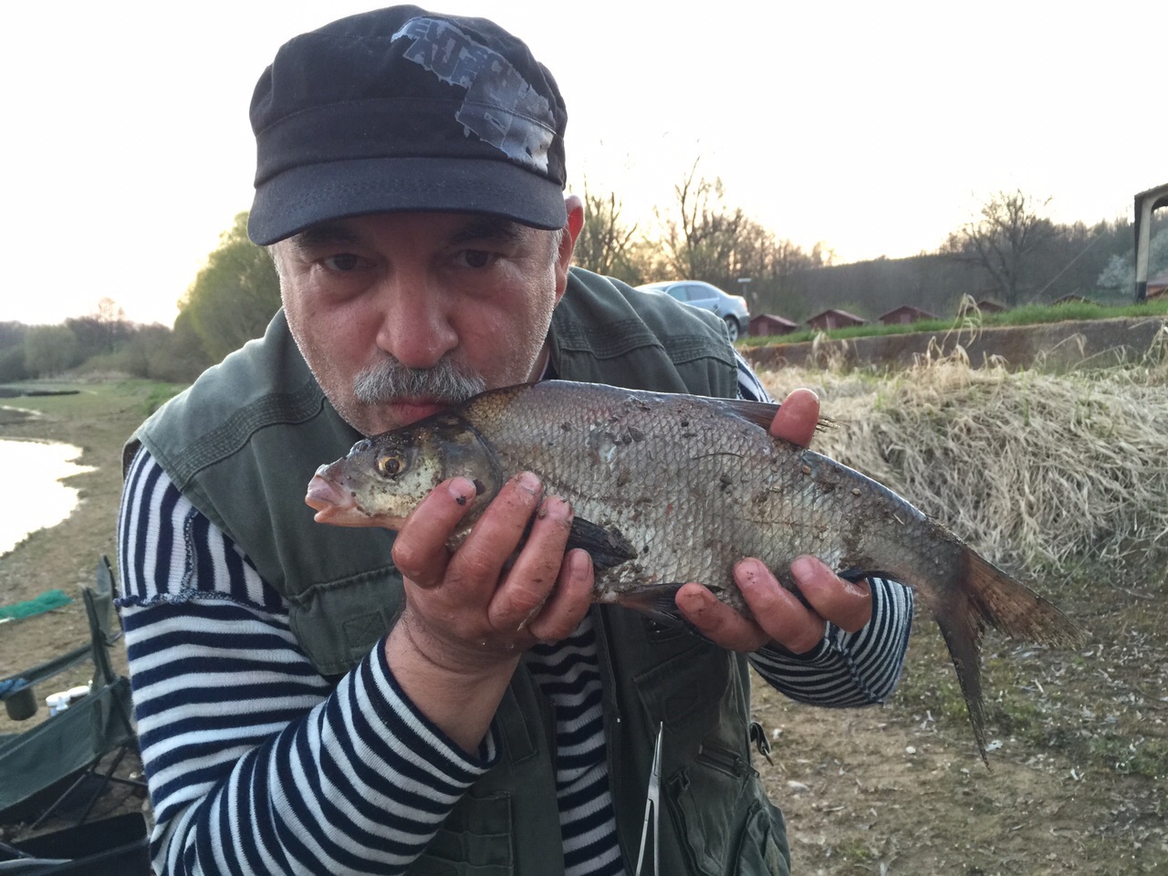 Feeder s červíky a DYNAMITE BAITS 24.4.2015